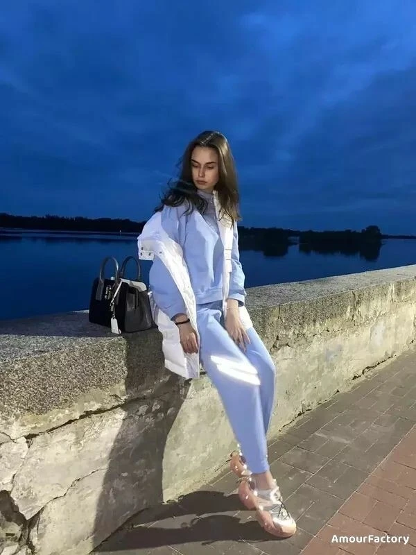 Anna Profile image 4