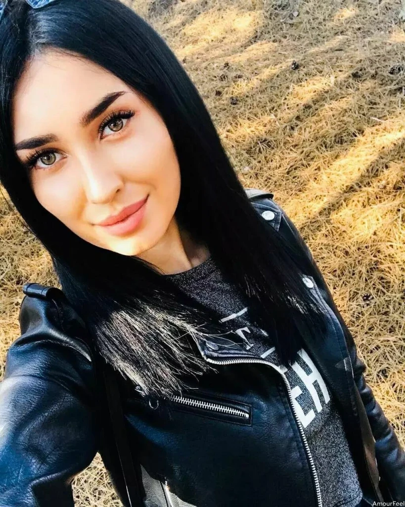 Sofiia, 28