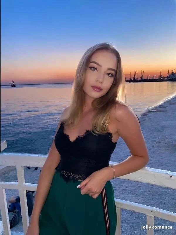 Alla Profile image 4