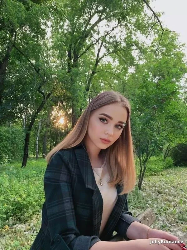 Alla Profile image 2